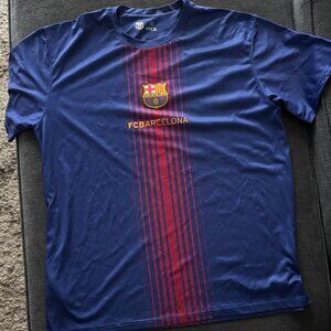 FC Barcelona - Official Merch: Active Jersey with Rubber-LIke Crest (Size XL)